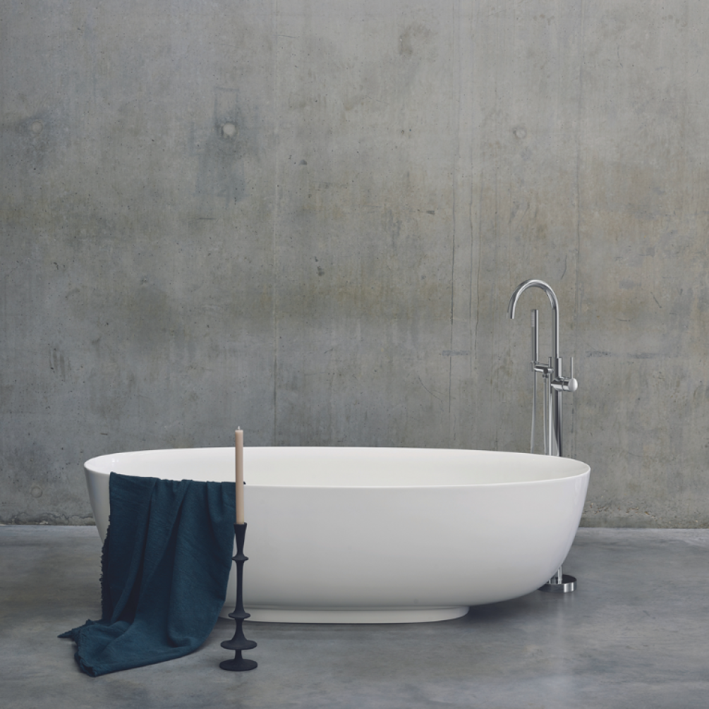 Clearwater Puro Freestanding Bath - Lifestyle